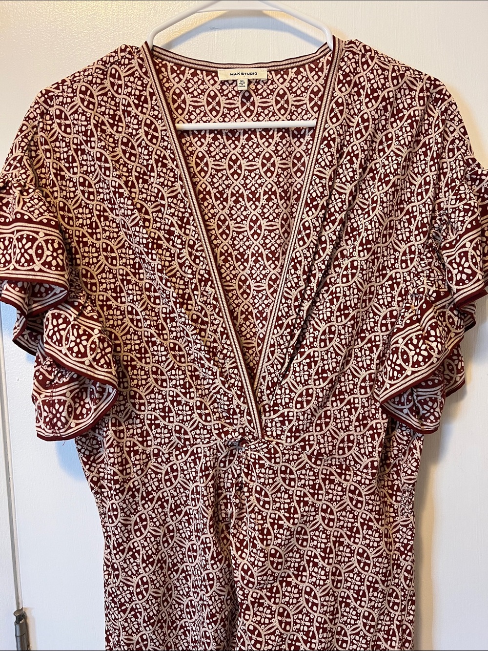 Max Studio Burgundy Geometric V-Neck Maxi Dress - Picture 6 of 9